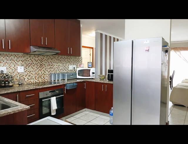 2 BEDROOM FLAT FOR SALE IN BLUFF